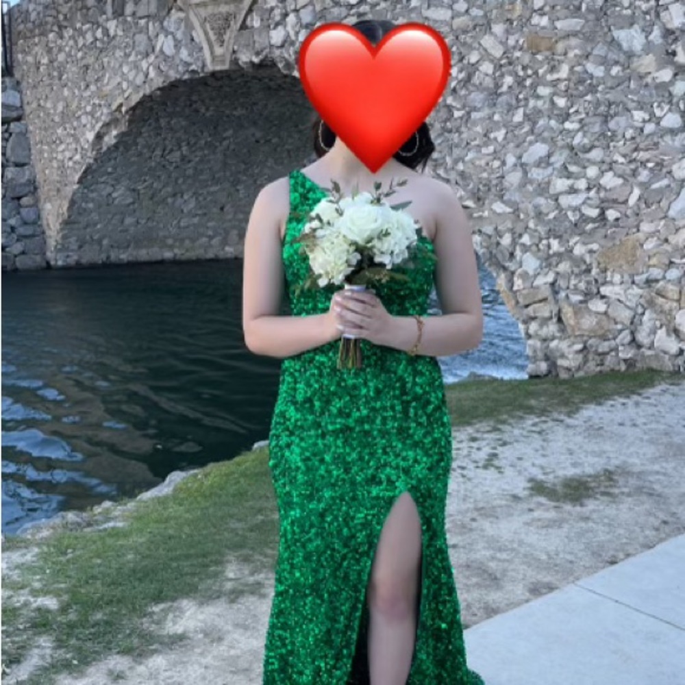 SIZE 4 SHERRI HILL PROM DRESS FROM TERRY COSTA!!